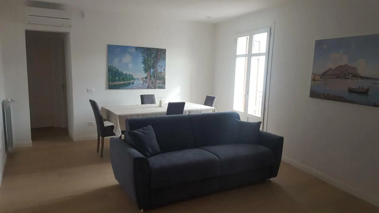 Apartmán Palazzo De Castro Dimora Di Charme Palermo 0*,